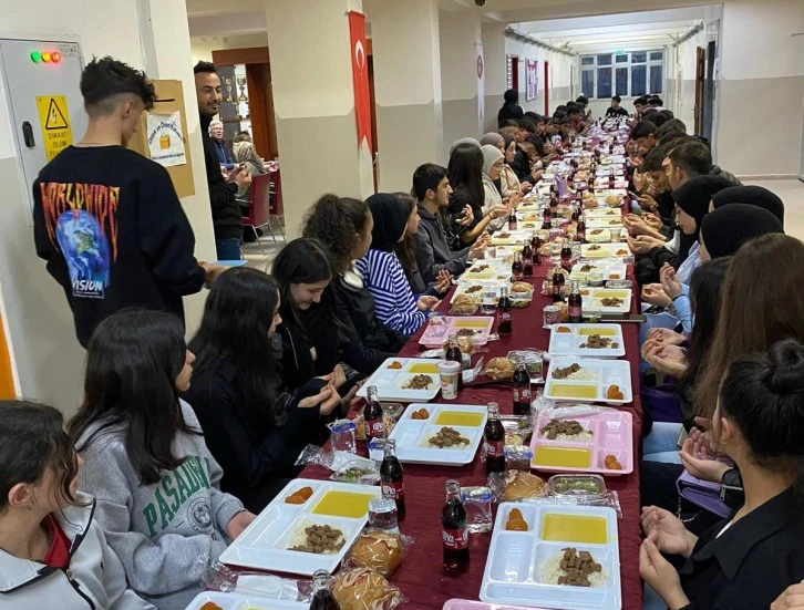 Ulaş Çok Programlı Anadolu Lisesi İftar Programı Düzenledi
