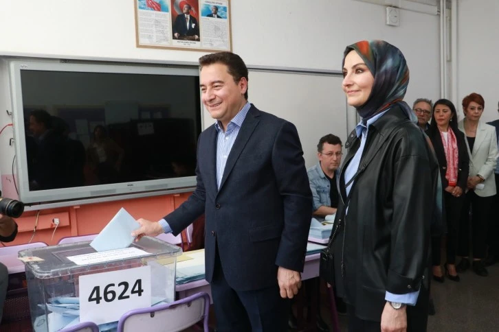 DEVA Partisi Lideri Babacan, Oyunu Kullandı