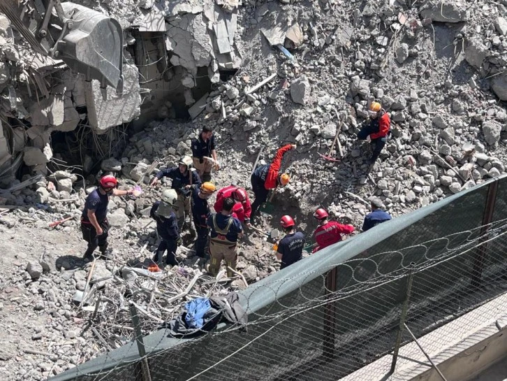 Çöken İstinat Duvarının Altında Kaldı 