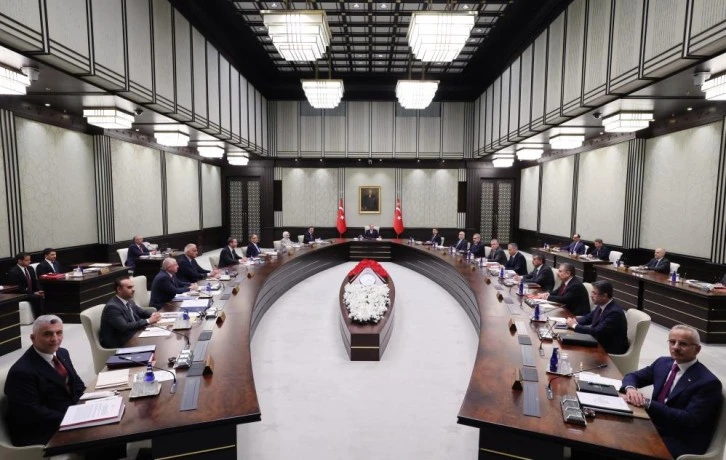 Kabine Toplandı 