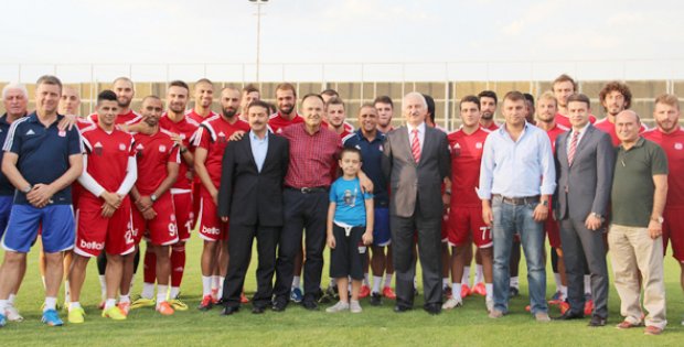 Barut´tan Sivasspor´a Moral Ziyareti 
