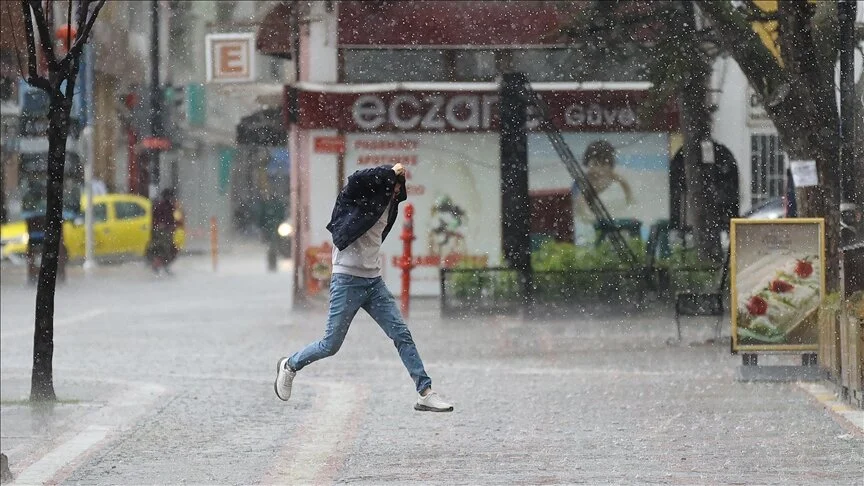 Meteorolojiden gök gürültülü sağanak uyarısı