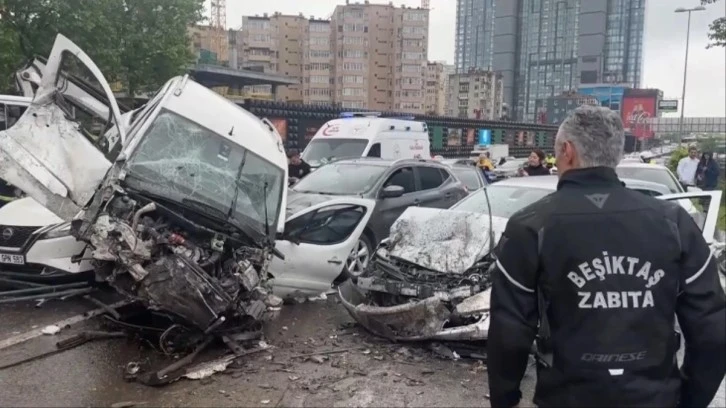 Mega Kentte Zincirleme Kaza 