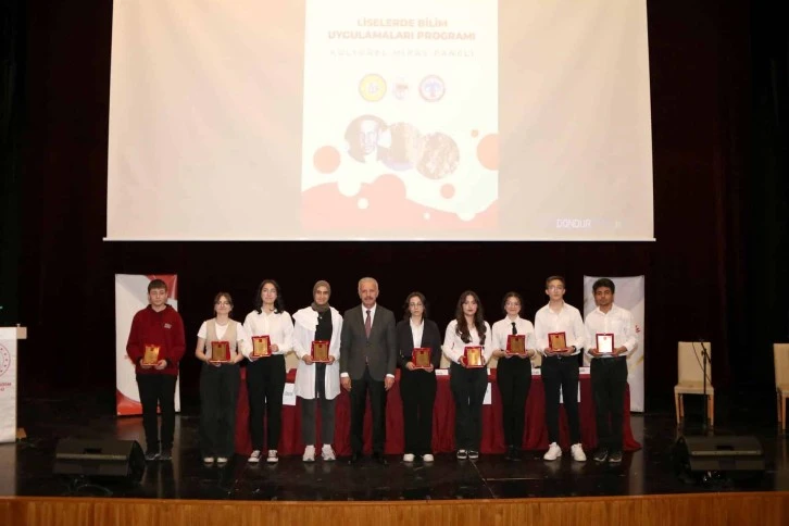 Öğrenciler panel  düzenledi