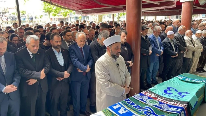 Kalp nakli sonrası hayatını kaybeden Esila Tüfekçi son yolculuğuna uğurlandı