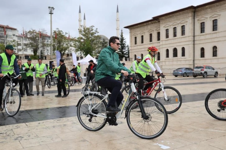 Sağlıklı yaşam için pedal çevirdiler