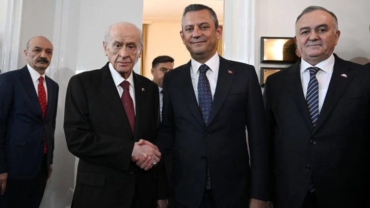 7 Yıl Sonra Bir İlk! Özel ile Bahçeli Bir Araya Geldi