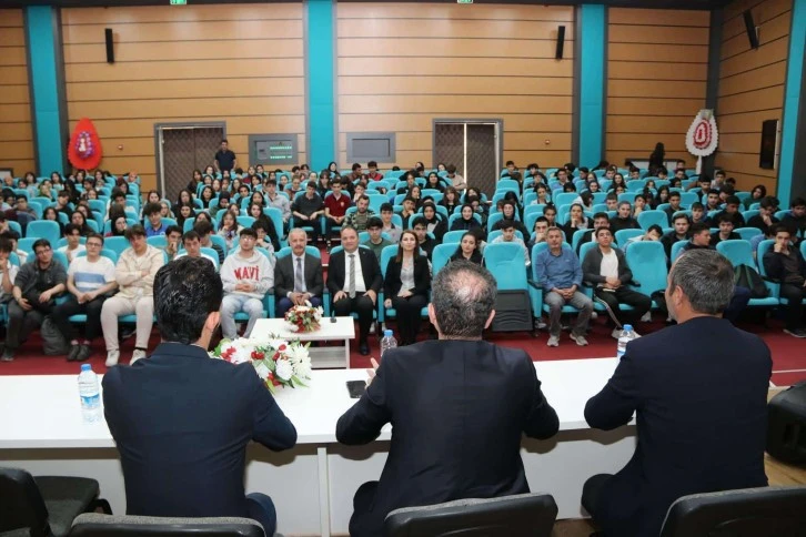 Öğrencilerle buluştular