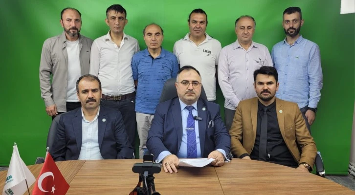 Öğretmenlerimize şiddeti kınıyoruz