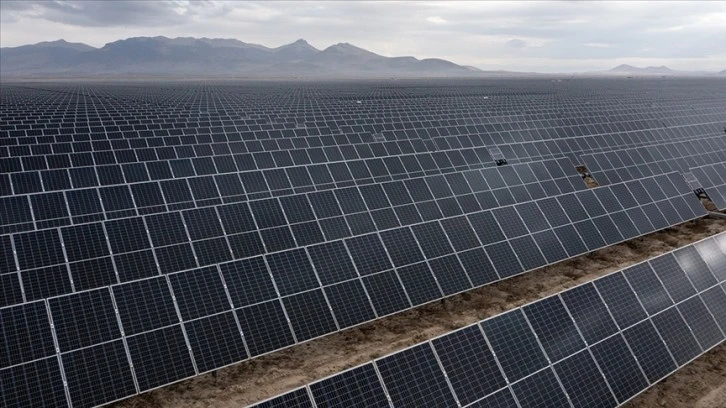 Güneş ve Rüzgar Enerjisi Elektrik Üretiminde Rekor Kırdı