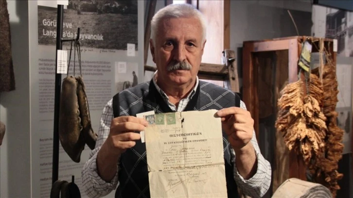 Atalarının eşyalarını 25 yılda bir araya getirdi