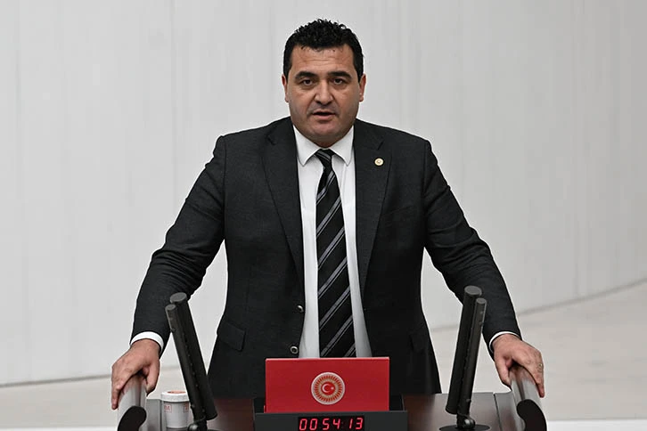 Atatürk'ün Cumhuriyet'i Emanet Ettiği Gençlere Büyük Görev Düşüyor 
