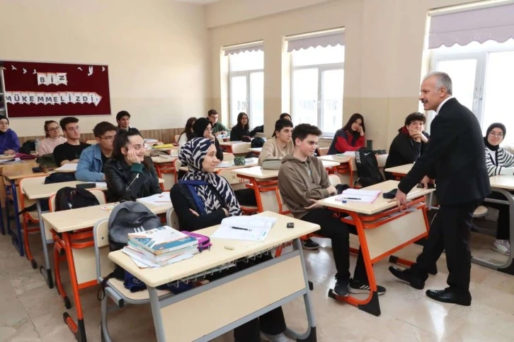 Yener'den Öğrencilere Sınav Tavsiyesi 