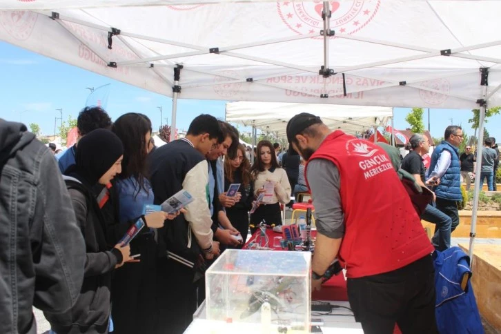 SBTÜ’de Üniversite Tercih ve Tanıtım Fuarı düzenlendi
