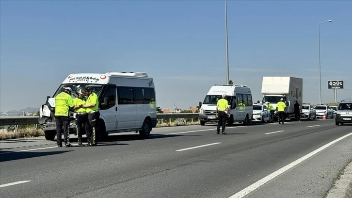 Komşu İlde Zincirleme Trafik Kazasında 5 Araç Birbirine Girdi 