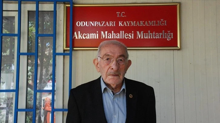 48 Yıldır Mührü Elinden Bırakmıyor