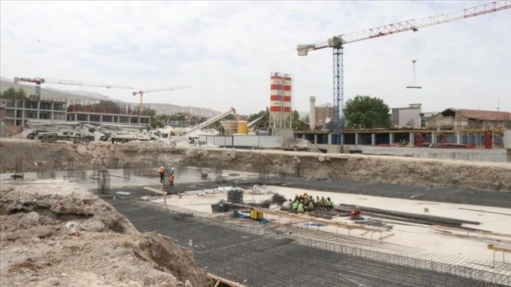 Malatya'da Depremin Yaraları Sarılmaya Devam Ediyor 