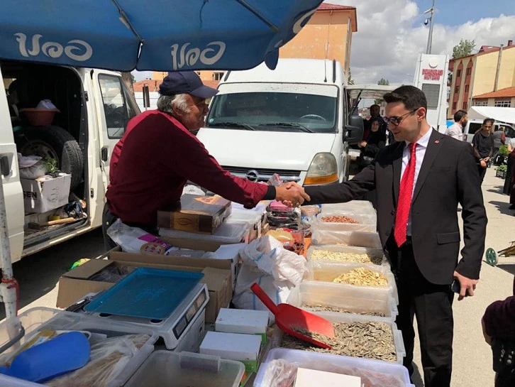 Ulaş Kaymakamı Zafer'den Pazar Esnafına Ziyaret