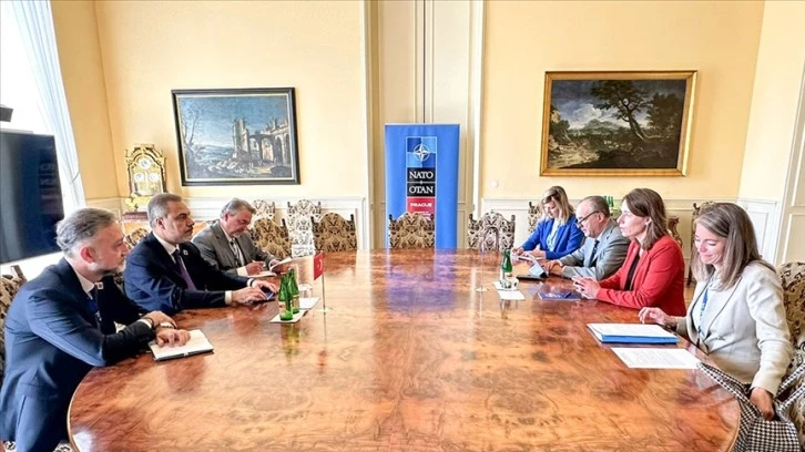 Dışişleri Bakanı Fidan Prag'da Temaslarda Bulundu