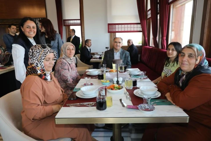Ali Yerlikaya Şehit Yakınlarını Ağırladı