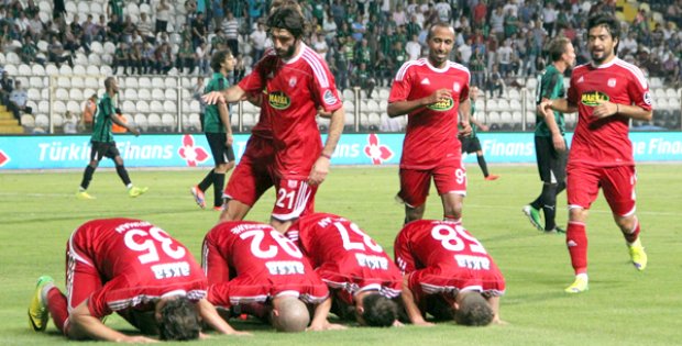 HAKEM KOMEDİSİ (2-2)