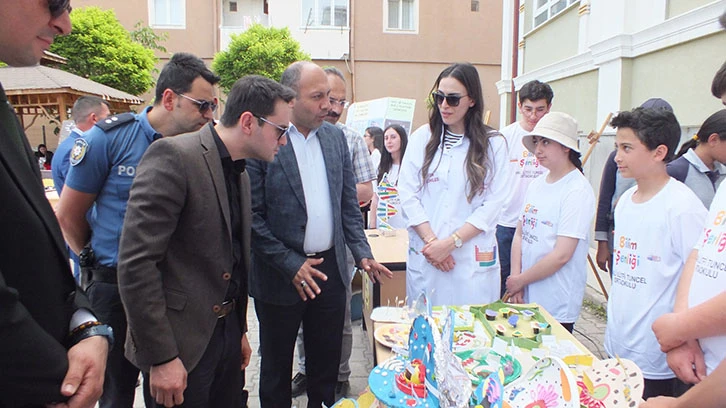 Ulaş'ta ortaokul öğrencileri 'Bilim Şenliği' sergisi açtı