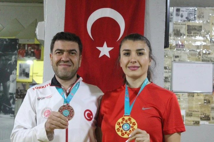Eşler Birbirine Destek Oluyor!