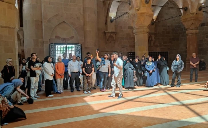 Üniversite Öğrencileri Divriği’yi Gezdi