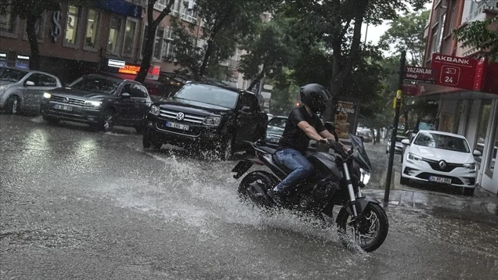 Sivaslılar Dikkat! Yarın Şemsiyesiz Dışarı Çıkmayın!