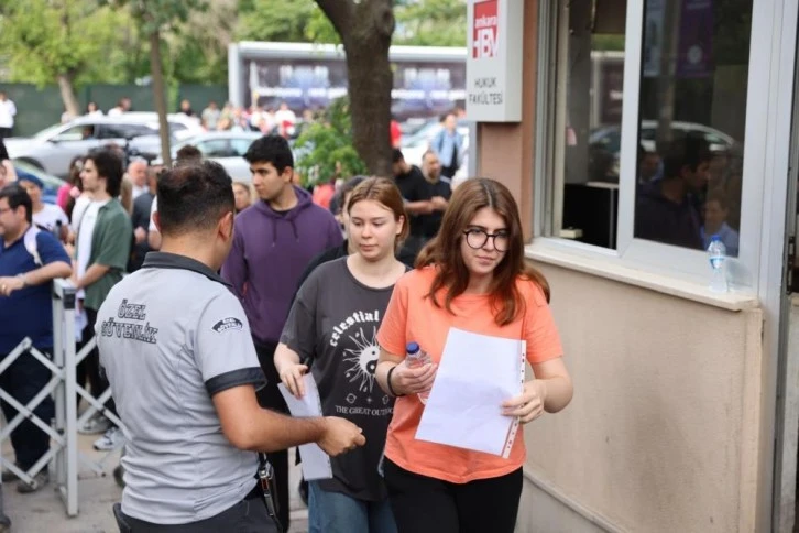 YKS'nin ilk oturumu TYT tamamlandı