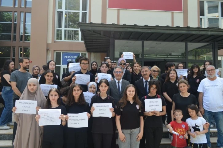 Gazzeli Öğrenciler İçin Sessiz Karne Dağıttılar 