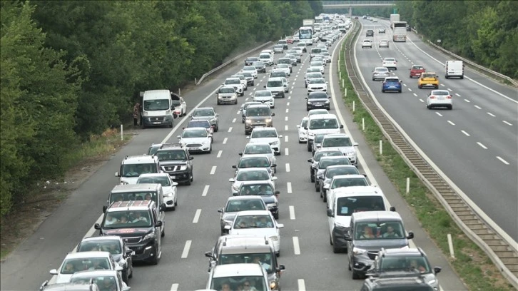 Arife Günü Yollar Tıklım Tıklım 