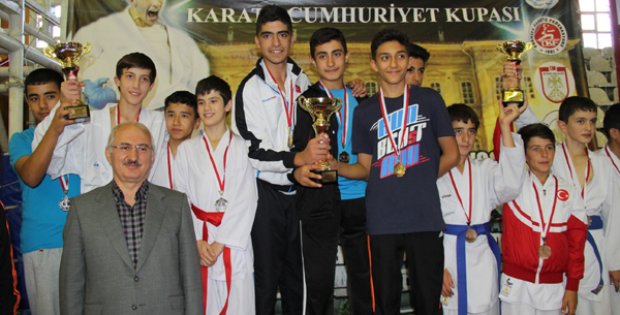 Sivas´ta Karate Fırtınası