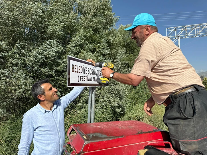 Akıncılar'da yön tabelaları yenilendi
