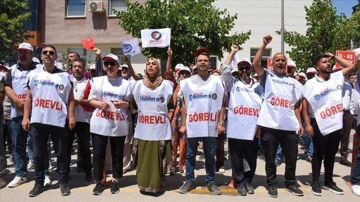 İşten Çıkarılan Belediye Çalışanlarının Eylemi Sürüyor