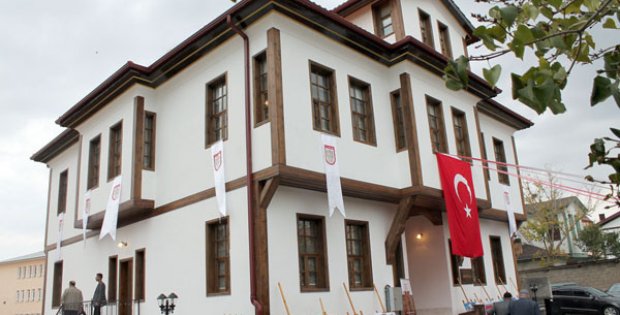 Geçmişten Geleceğe Köprü