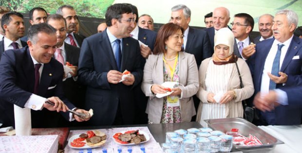 YÖREX Sivas Köftesi İle Tatlandı
