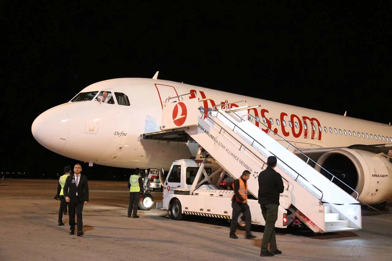 İzmir-Sivas Uçak seferleri Başladı Ama... Bahar Aylarında 'Yolcu Yok' Diyerek İptal Etmeyin! 