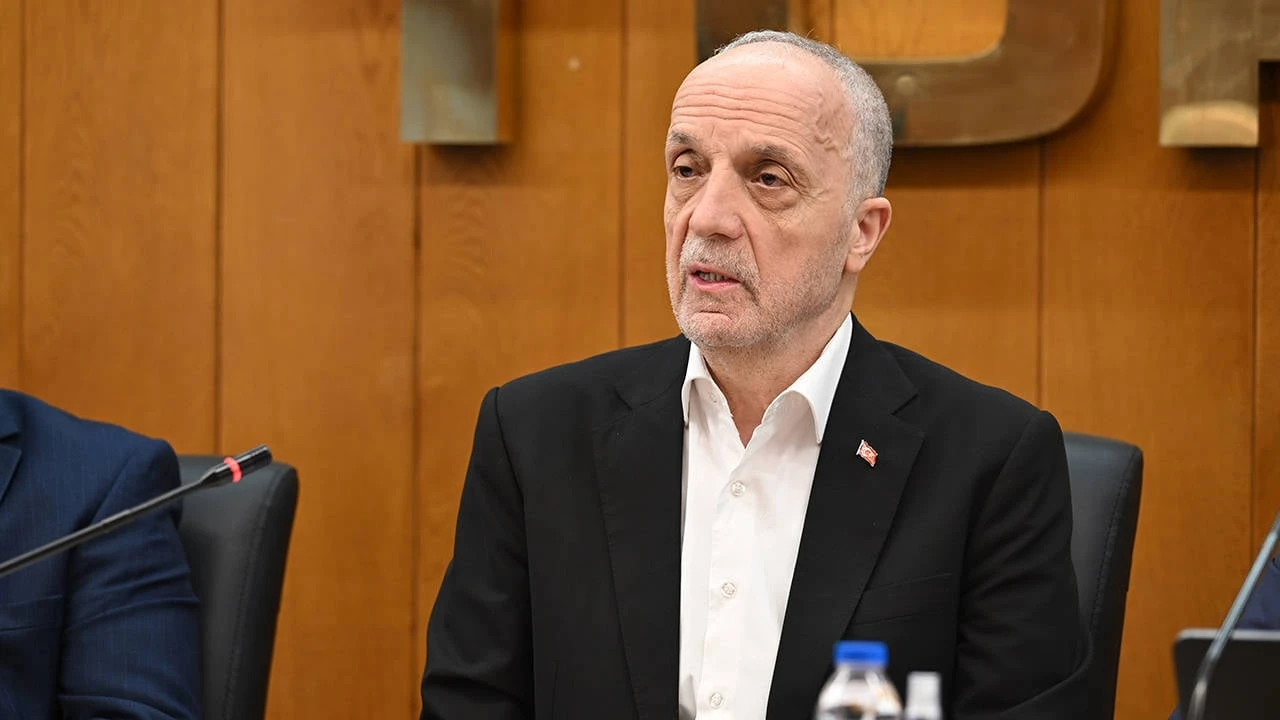 Türk-İş Başkanı Ergün Atalay'dan asgari ücret çıkışı: Bir hafta senin oğlun kızın 17 bin liraya geçinsin'