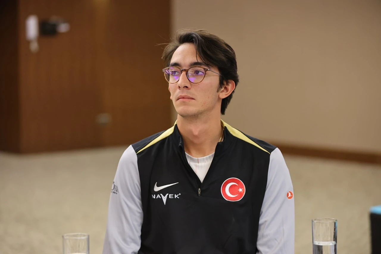 'Sivas'ta Amatör Spor Haftası Coşkulu Kapanışla Son Buldu' Onur Konuğu Mete Gazoz'du