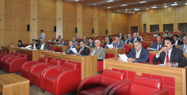 Yerel Parlamento´da AK Parti´den Jest