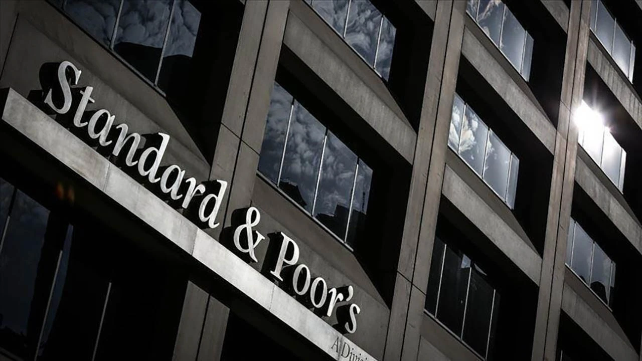 S&P, Türkiye'nin Kredi Notunu Yükseltti