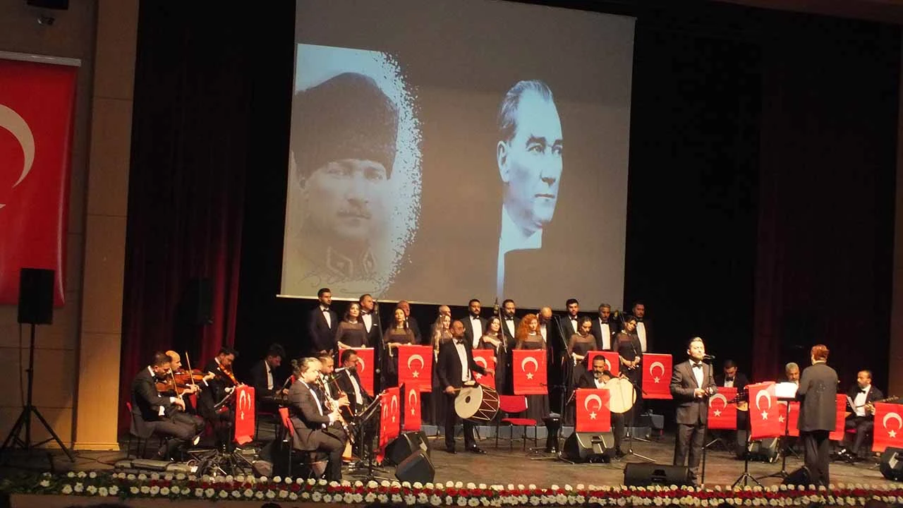 Sivas Devlet THM Korosu 'Atatürk'ü Anma' Konseri Gerçekleştirdi