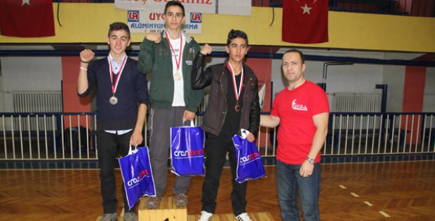 Bilekler Yarıştı