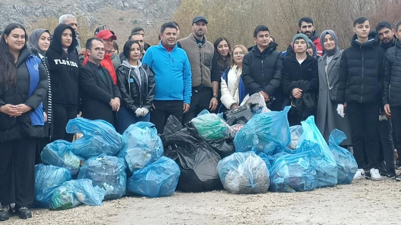 Sivas'ın 'Nazar Boncuğu” Gökpınar Gölü’nde Çevre Seferberliği