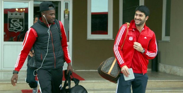 Sivasspor Kafilesi Mersin´de