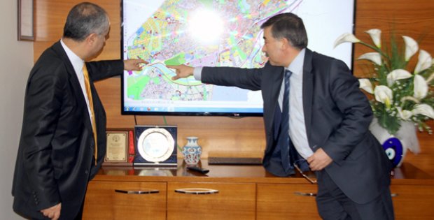 Bakan Sözünü Yerine Getiriyor