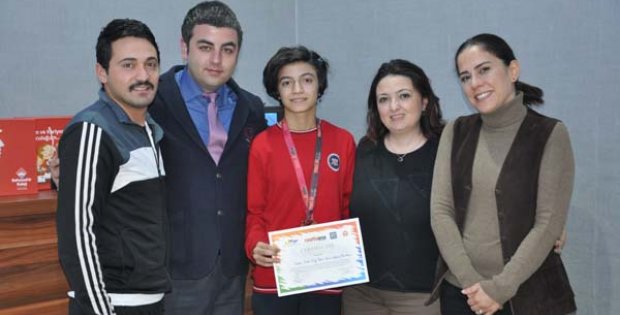 12. YAŞINDA DÜNYA 3.´SÜ OLDU