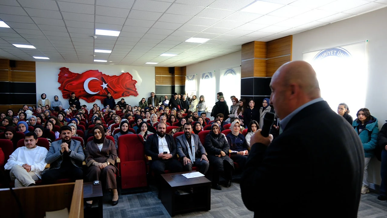 Sivas'ta 'İyi ki Öğretmen Olmuşum’ Söyleşisi
