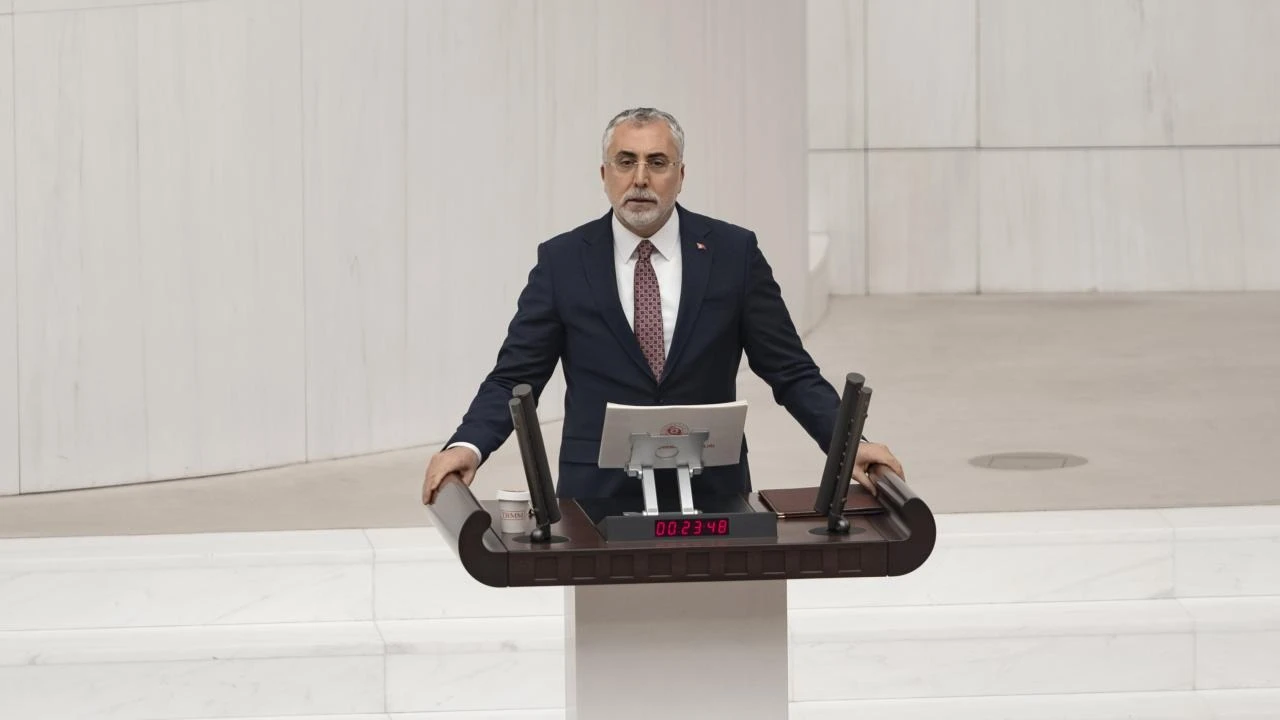 Bakan Işıkhan: 'Asgari Ücrette Dengeyi Sağlamaya Çalışıyoruz' 
